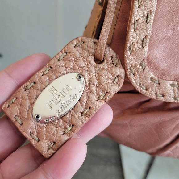 Fendi Selleria pink leather shoulder bag - Picture 3 of 11